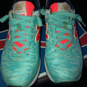 Women’s New Balance sneakers